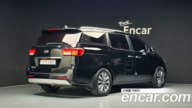 Kia Carnival 9-seater Luxury 2017 — фото 2