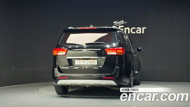 Kia Carnival 9-seater Luxury 2017 — фото 4
