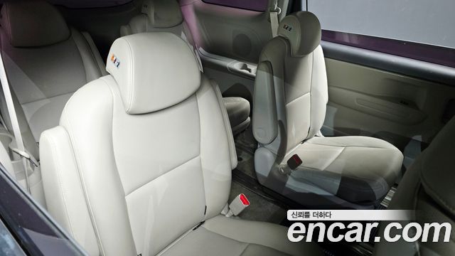 Kia Carnival 9-seater Luxury 2017 — фото 15