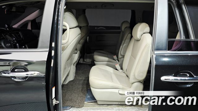 Kia Carnival 9-seater Luxury 2017 — фото 16