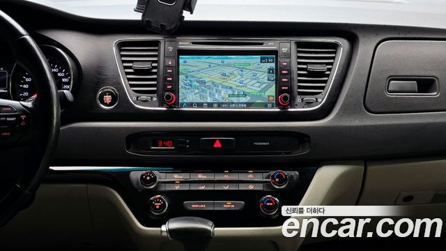 Kia Carnival 9-seater Luxury 2017 — фото 17
