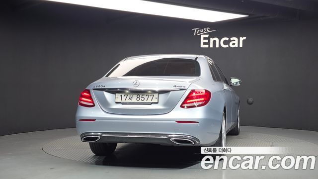 Mercedes-Benz E-Class (W213) E220d 4MATIC Avantgarde 2017 — фото 4