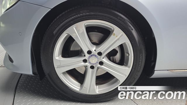 Mercedes-Benz E-Class (W213) E220d 4MATIC Avantgarde 2017 — фото 5