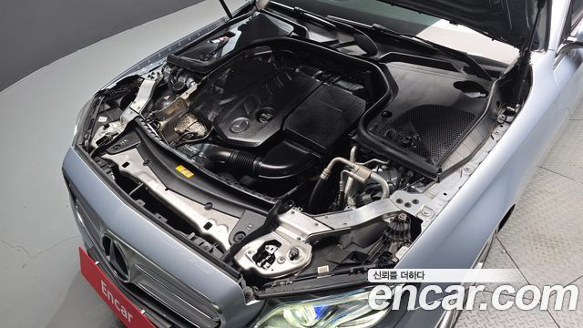 Mercedes-Benz E-Class (W213) E220d 4MATIC Avantgarde 2017 — фото 6