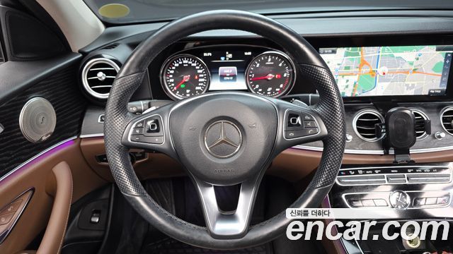 Mercedes-Benz E-Class (W213) E220d 4MATIC Avantgarde 2017 — фото 17