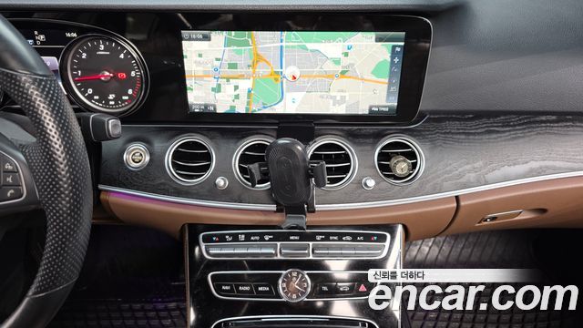 Mercedes-Benz E-Class (W213) E220d 4MATIC Avantgarde 2017 — фото 18