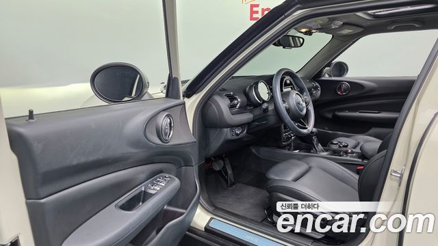 MINI Cooper Clubman Standard 2nd 2019 — фото 10