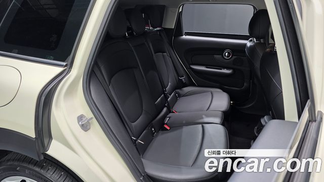 MINI Cooper Clubman Standard 2nd 2019 — фото 11