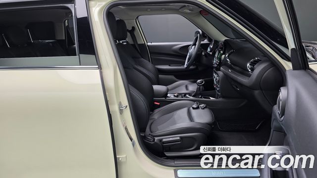 MINI Cooper Clubman Standard 2nd 2019 — фото 26