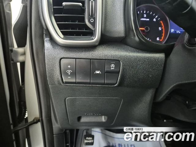 Kia Sportage The Bold Diesel 2.0 2WD Luxury 2019 — фото 21
