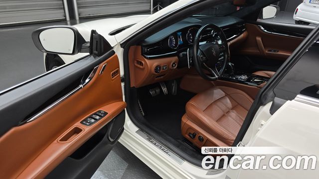Maserati Quattroporte S Q4 3.0 V6 Gransport 2017 — фото 10