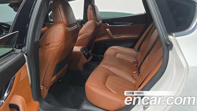 Maserati Quattroporte S Q4 3.0 V6 Gransport 2017 — фото 12
