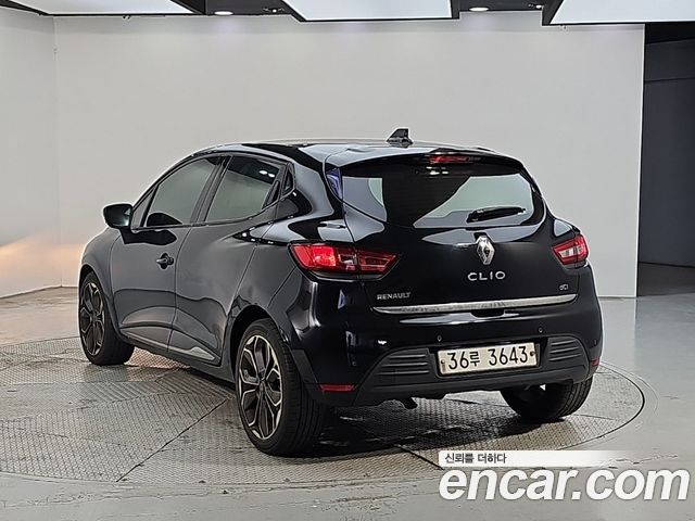 Renault Korea Clio ZEN 2018 — фото 3