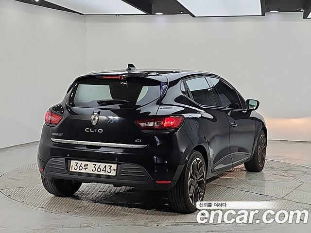 Renault Korea Clio ZEN 2018 — фото 4