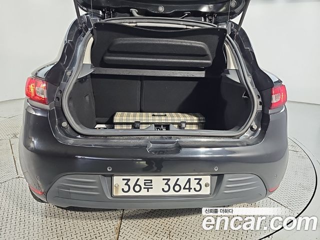 Renault Korea Clio ZEN 2018 — фото 16