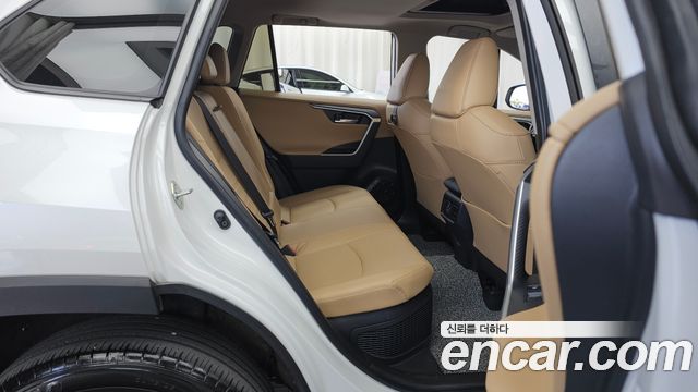 Toyota RAV4 (V) 2,5 4WD Hybrid LTD 2025 — фото 16