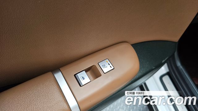 Hyundai Grandeur (GN7) 2,5 Gasoline 2WD Exclusive 2023 — фото 19