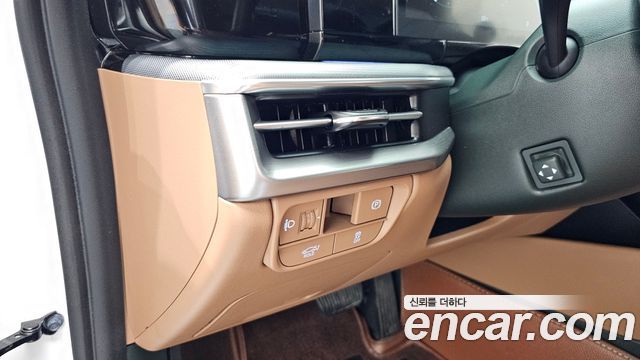 Hyundai Grandeur (GN7) 2,5 Gasoline 2WD Exclusive 2023 — фото 27