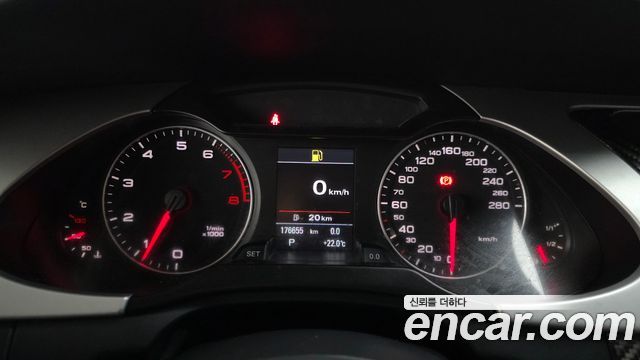Audi A4 2.0 TFSI B8 2011 — фото 8