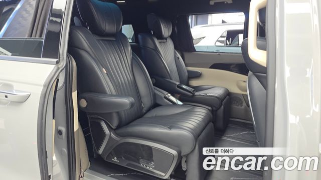 Kia Carnival (IV) Gasoline 9-Seater Hi Limousine (7-seater Limousine(Special vehicle) 2025 — фото 12
