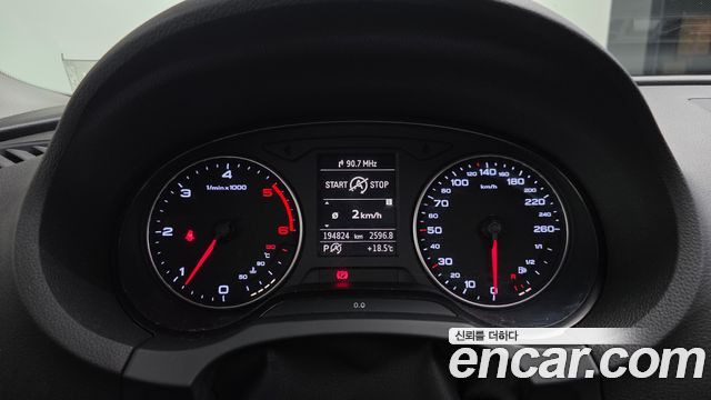 Audi A3 25 TDI Dynamic 8V 2015 — фото 8