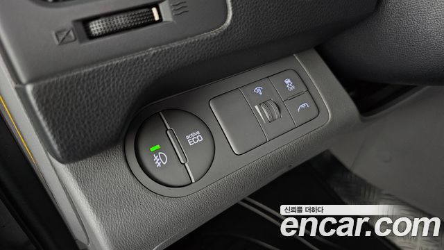 Hyundai Grand Starex 12-Seater Wagon Smart 2016 — фото 15