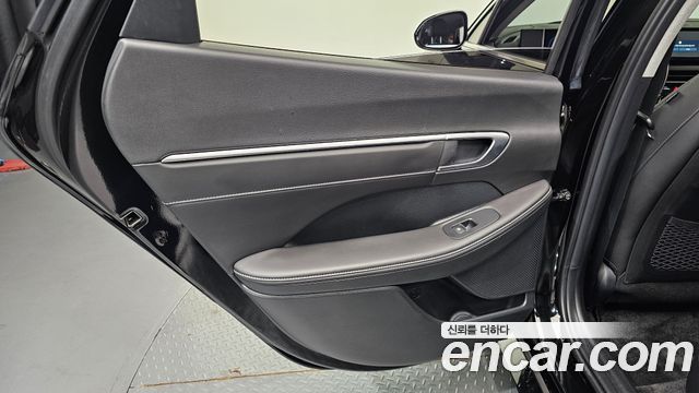Hyundai Sonata The Edge (DN8) 1.6 Turbo Premium 2024 — фото 31