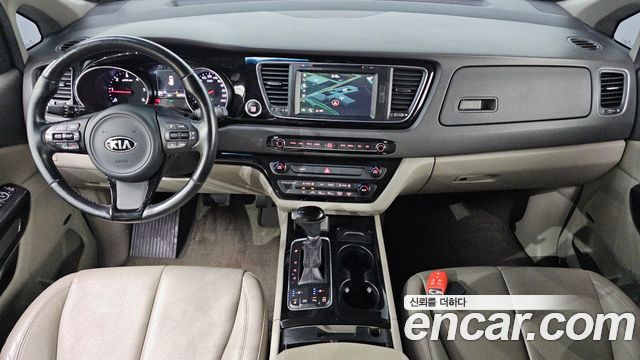 Kia Carnival 9-seater Noblesse 2015 — фото 7