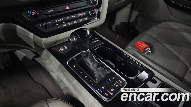 Kia Carnival 9-seater Noblesse 2015 — фото 9