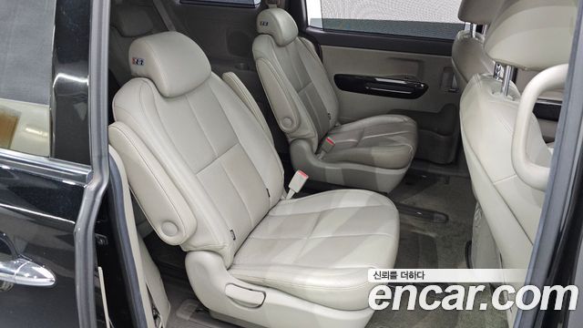 Kia Carnival 9-seater Noblesse 2015 — фото 11
