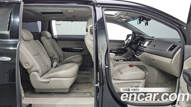 Kia Carnival 9-seater Noblesse 2015 — фото 12