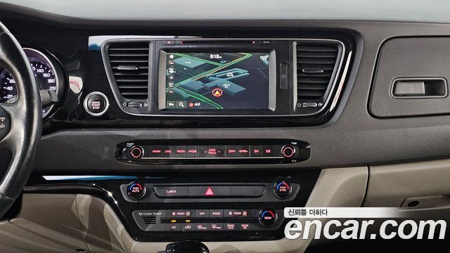 Kia Carnival 9-seater Noblesse 2015 — фото 14