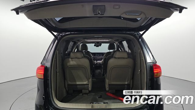 Kia Carnival 9-seater Noblesse 2015 — фото 20
