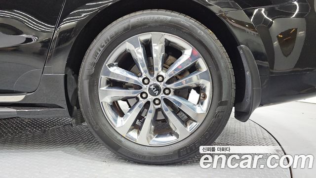 Kia Carnival 9-seater Noblesse 2015 — фото 21