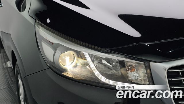 Kia Carnival 9-seater Noblesse 2015 — фото 22