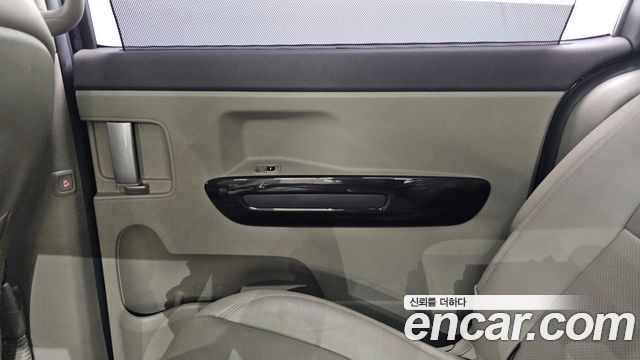 Kia Carnival 9-seater Noblesse 2015 — фото 25