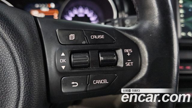 Kia Carnival 9-seater Noblesse 2015 — фото 27