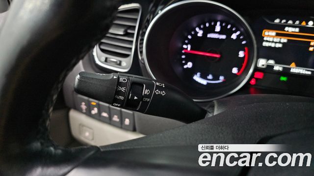 Kia Carnival 9-seater Noblesse 2015 — фото 30