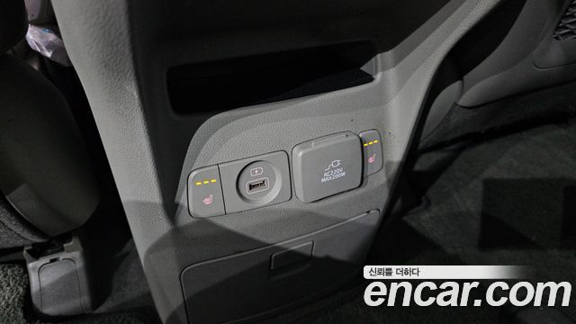 Kia Carnival 9-seater Noblesse 2015 — фото 31