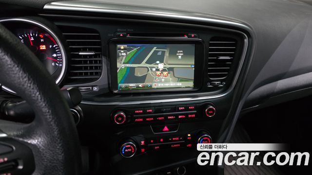 Kia K5 Luxury Standard 2015 — фото 14