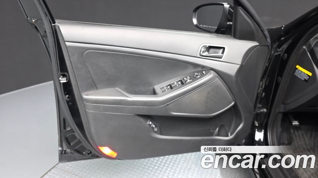 Kia K5 Luxury Standard 2015 — фото 24