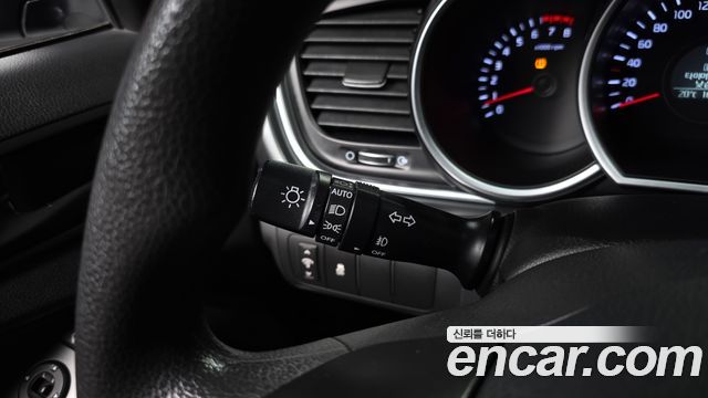 Kia K5 Luxury Standard 2015 — фото 28