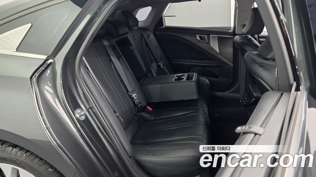 Kia K8 2.5 Gasoline 2WD Noblesse 2023 — фото 11