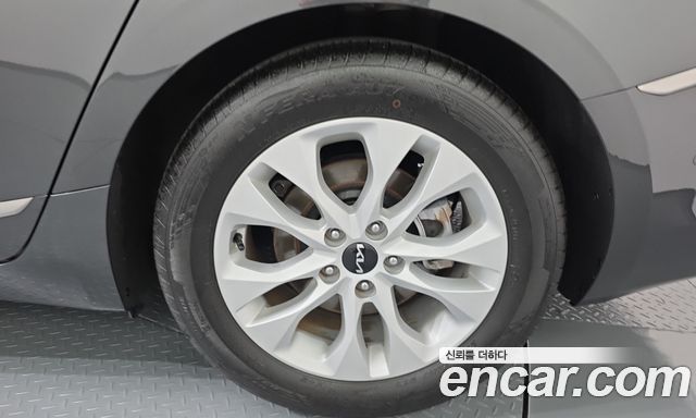 Kia K8 2.5 Gasoline 2WD Noblesse 2023 — фото 21