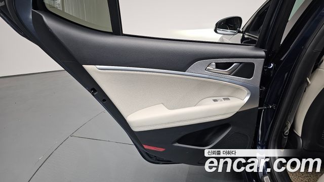 Genesis G70 Gasoline 2.0T 2WD 2021 — фото 25