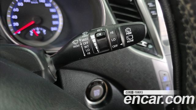 Hyundai Santa Fe (DM) Diesel(e-VGT) 2.0 4WD Premium 2015 — фото 18