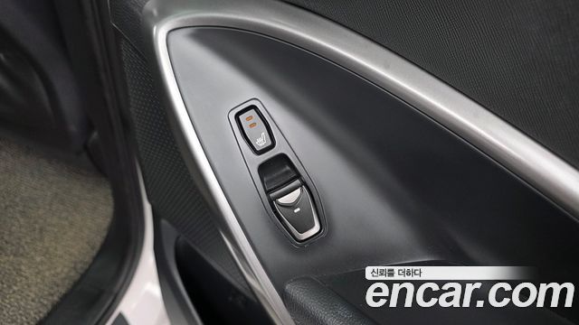 Hyundai Santa Fe (DM) Diesel(e-VGT) 2.0 4WD Premium 2015 — фото 19
