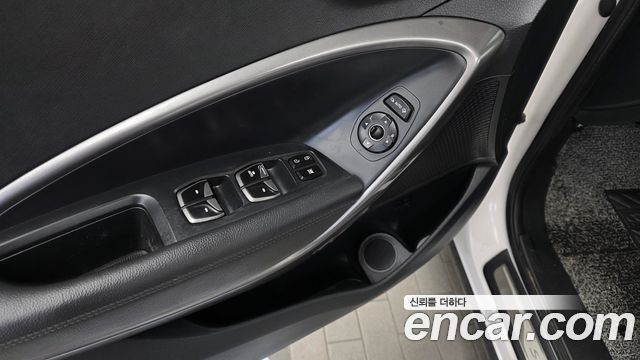 Hyundai Santa Fe (DM) Diesel(e-VGT) 2.0 4WD Premium 2015 — фото 27