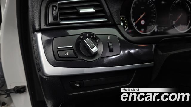 BMW 5 Series (F10) 520d xDrive 2015 — фото 19