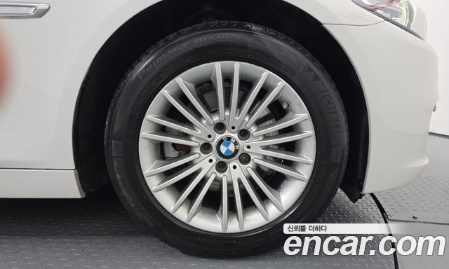 BMW 5 Series (F10) 520d xDrive 2015 — фото 21